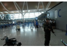上海浦东机场疑似发生爆炸 现场有烟雾和巨响传出